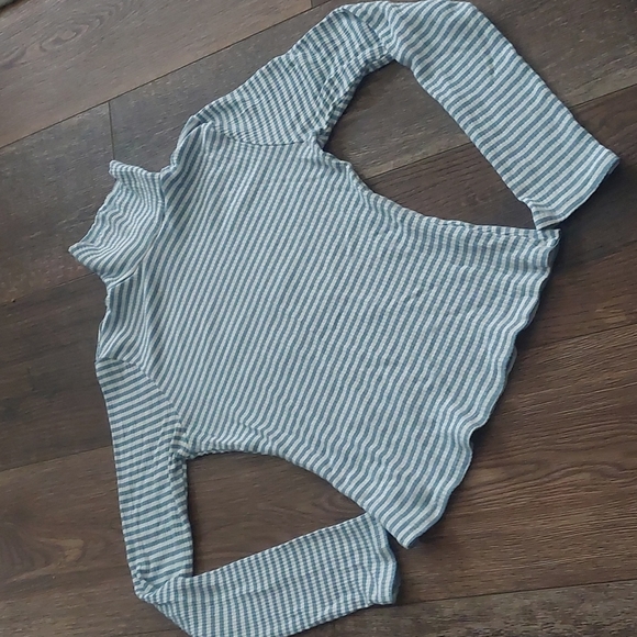 Cropped turtleneck - Picture 1 of 5